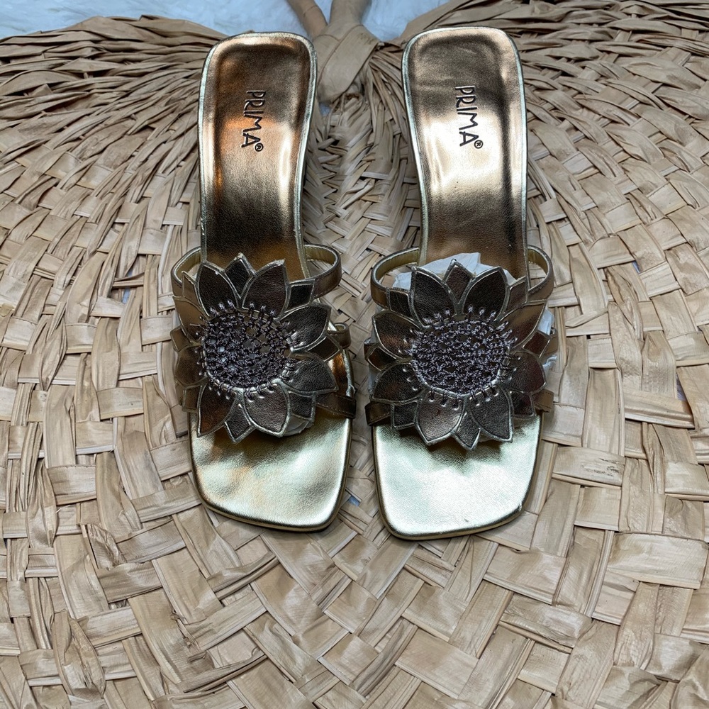 90’s Vintage Sunflower Square Toe Gold Sandals